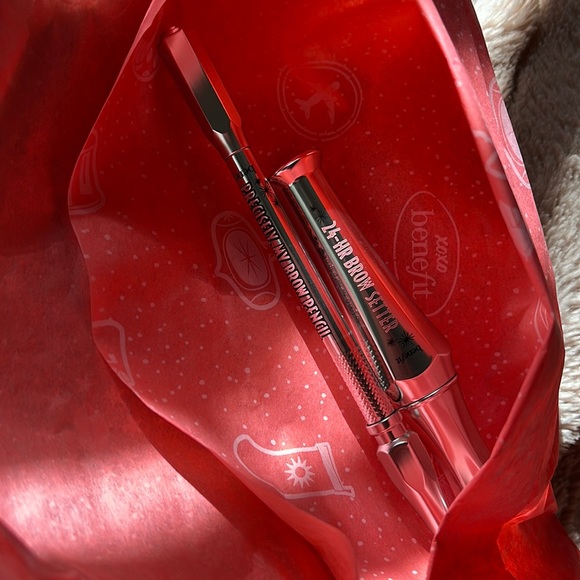 Benefit Cosmetics partial set brow holiday tin - shade 5 - Picture 2 of 5